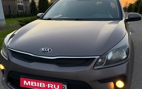 KIA Rio IV, 2018 год, 1 300 000 рублей, 1 фотография