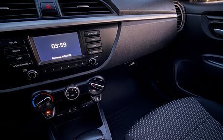 KIA Rio IV, 2018 год, 1 300 000 рублей, 8 фотография