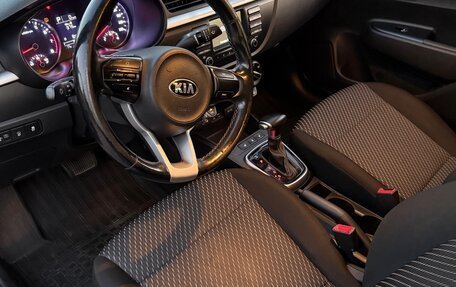 KIA Rio IV, 2018 год, 1 300 000 рублей, 6 фотография