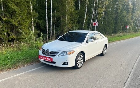 Toyota Camry, 2010 год, 800 000 рублей, 2 фотография