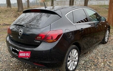 Opel Astra J, 2011 год, 800 000 рублей, 2 фотография
