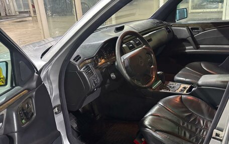 Mercedes-Benz E-Класс, 1997 год, 770 000 рублей, 10 фотография