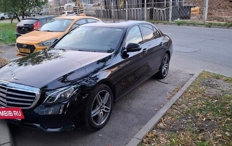 Mercedes-Benz E-Класс, 2019 год, 2 300 000 рублей, 2 фотография