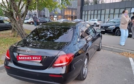 Mercedes-Benz E-Класс, 2019 год, 2 300 000 рублей, 4 фотография