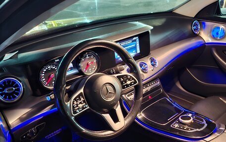 Mercedes-Benz E-Класс, 2019 год, 2 300 000 рублей, 13 фотография