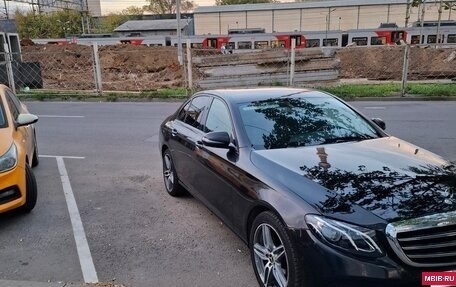 Mercedes-Benz E-Класс, 2019 год, 2 300 000 рублей, 6 фотография