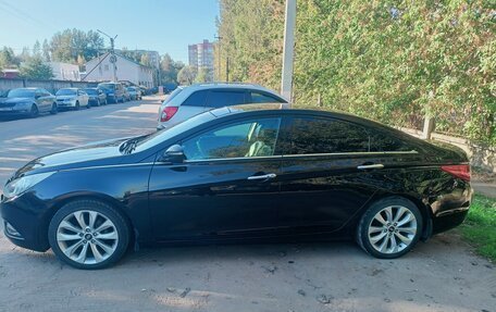 Hyundai Sonata VI, 2011 год, 980 000 рублей, 5 фотография