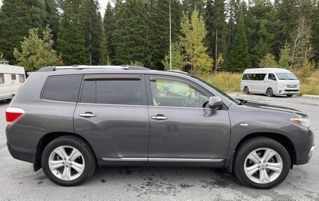 Toyota Highlander III, 2012 год, 1 999 999 рублей, 10 фотография