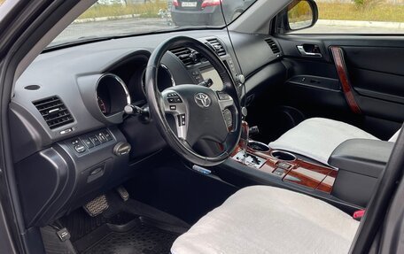 Toyota Highlander III, 2012 год, 1 999 999 рублей, 17 фотография