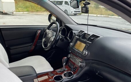 Toyota Highlander III, 2012 год, 1 999 999 рублей, 13 фотография