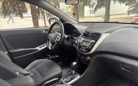 Hyundai Solaris II рестайлинг, 2011 год, 710 000 рублей, 3 фотография