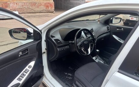 Hyundai Solaris II рестайлинг, 2011 год, 710 000 рублей, 5 фотография