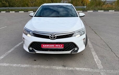 Toyota Camry, 2018 год, 2 300 000 рублей, 1 фотография