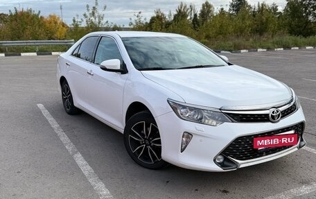 Toyota Camry, 2018 год, 2 300 000 рублей, 2 фотография