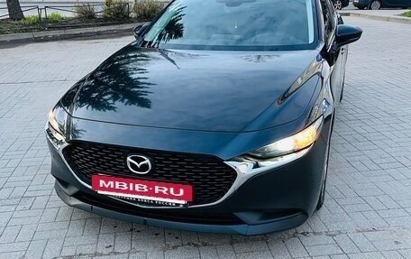 Mazda 3, 2019 год, 1 900 000 рублей, 3 фотография