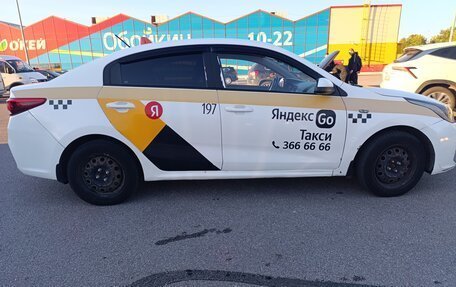 KIA Rio IV, 2019 год, 900 000 рублей, 3 фотография