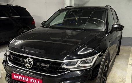 Volkswagen Tiguan II, 2021 год, 4 200 000 рублей, 2 фотография