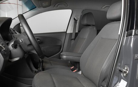 Volkswagen Polo VI (EU Market), 2011 год, 677 300 рублей, 13 фотография