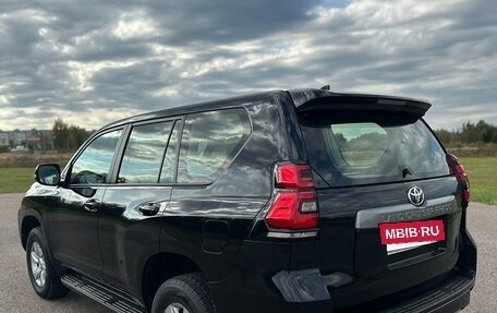 Toyota Land Cruiser Prado 150 рестайлинг 2, 2018 год, 4 200 000 рублей, 3 фотография