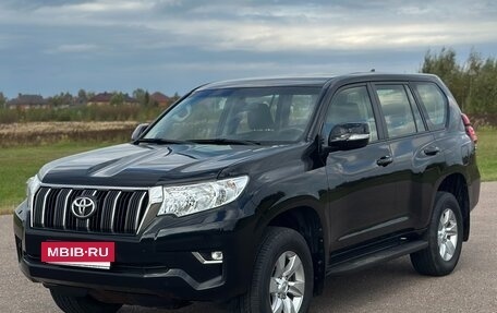 Toyota Land Cruiser Prado 150 рестайлинг 2, 2018 год, 4 200 000 рублей, 2 фотография