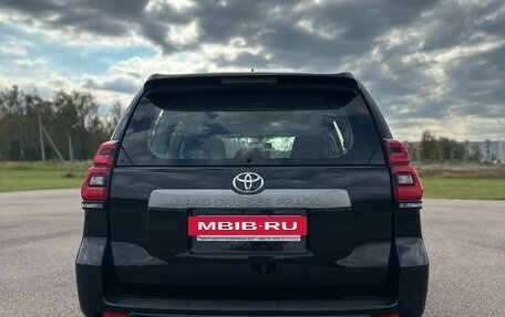 Toyota Land Cruiser Prado 150 рестайлинг 2, 2018 год, 4 200 000 рублей, 10 фотография