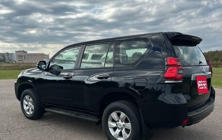 Toyota Land Cruiser Prado 150 рестайлинг 2, 2018 год, 4 200 000 рублей, 9 фотография