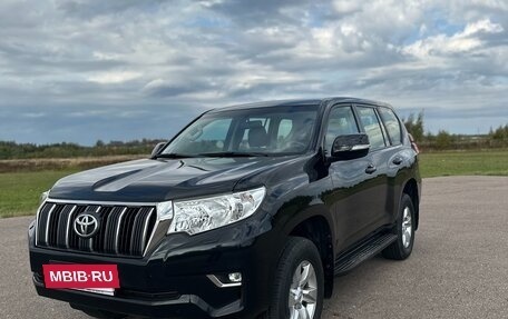 Toyota Land Cruiser Prado 150 рестайлинг 2, 2018 год, 4 200 000 рублей, 7 фотография