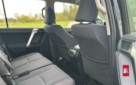 Toyota Land Cruiser Prado 150 рестайлинг 2, 2018 год, 4 200 000 рублей, 11 фотография