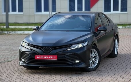 Toyota Camry, 2018 год, 1 980 000 рублей, 1 фотография