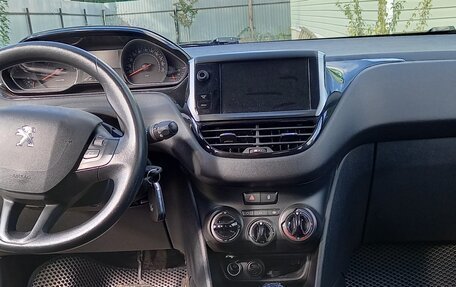 Peugeot 208 II, 2013 год, 370 000 рублей, 11 фотография