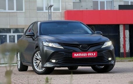 Toyota Camry, 2018 год, 1 980 000 рублей, 3 фотография
