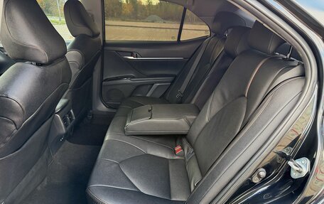 Toyota Camry, 2018 год, 1 980 000 рублей, 21 фотография