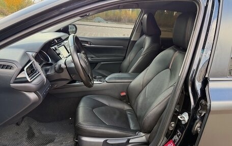 Toyota Camry, 2018 год, 1 980 000 рублей, 17 фотография