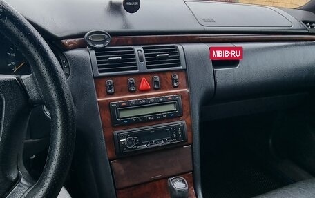Mercedes-Benz E-Класс, 1998 год, 750 000 рублей, 4 фотография