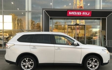 Mitsubishi Outlander III рестайлинг 3, 2014 год, 1 300 000 рублей, 4 фотография