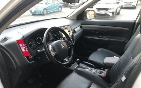 Mitsubishi Outlander III рестайлинг 3, 2014 год, 1 300 000 рублей, 9 фотография