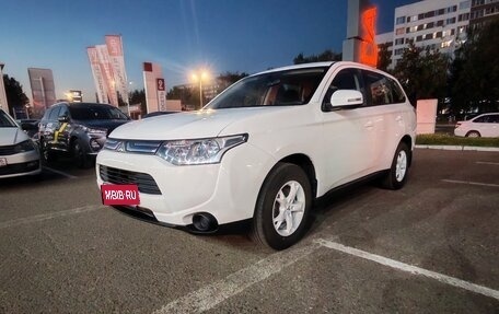 Mitsubishi Outlander III рестайлинг 3, 2013 год, 1 123 000 рублей, 1 фотография