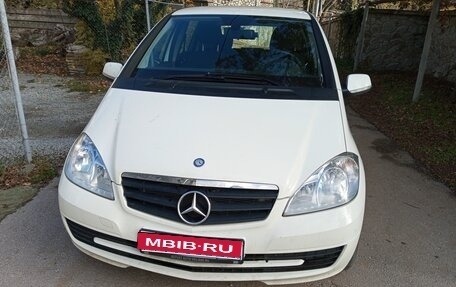 Mercedes-Benz A-Класс, 2011 год, 1 000 000 рублей, 1 фотография