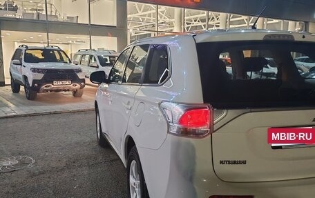 Mitsubishi Outlander III рестайлинг 3, 2013 год, 1 123 000 рублей, 3 фотография