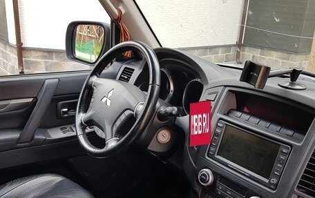 Mitsubishi Pajero IV, 2011 год, 1 750 000 рублей, 3 фотография