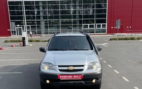 Chevrolet Niva I рестайлинг, 2016 год, 638 000 рублей, 2 фотография