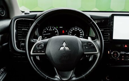 Mitsubishi Outlander III рестайлинг 3, 2014 год, 1 739 000 рублей, 15 фотография