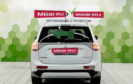 Mitsubishi Outlander III рестайлинг 3, 2014 год, 1 739 000 рублей, 4 фотография