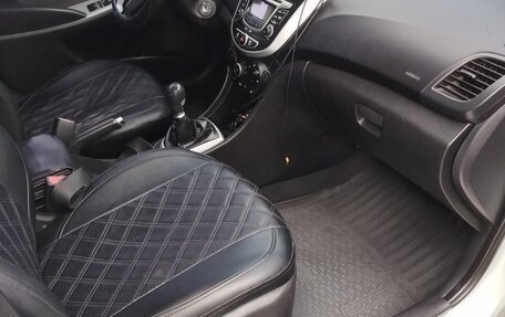 Hyundai Solaris II рестайлинг, 2012 год, 1 150 000 рублей, 6 фотография