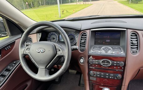 Infiniti QX50 I рестайлинг, 2016 год, 2 350 000 рублей, 28 фотография