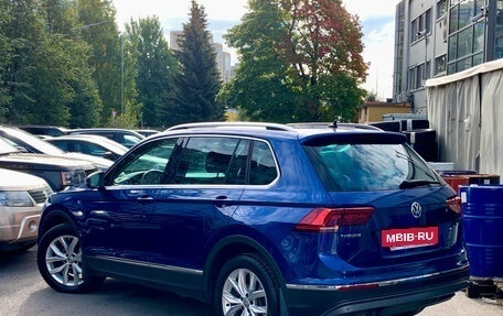 Volkswagen Tiguan II, 2018 год, 1 979 000 рублей, 4 фотография