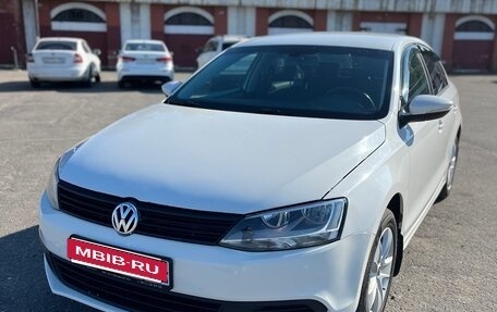 Volkswagen Jetta VI, 2012 год, 690 000 рублей, 2 фотография