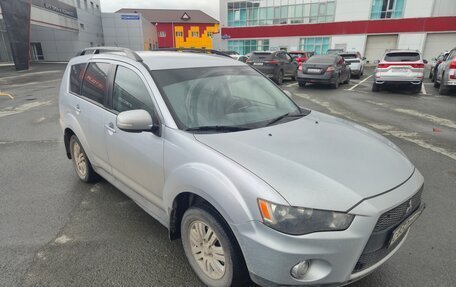 Mitsubishi Outlander III рестайлинг 3, 2011 год, 990 000 рублей, 4 фотография