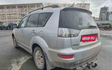 Mitsubishi Outlander III рестайлинг 3, 2011 год, 990 000 рублей, 8 фотография