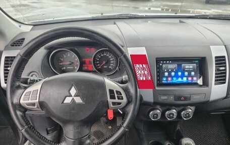 Mitsubishi Outlander III рестайлинг 3, 2011 год, 990 000 рублей, 10 фотография